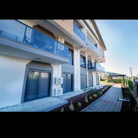 Botanic Life Aparthotel *